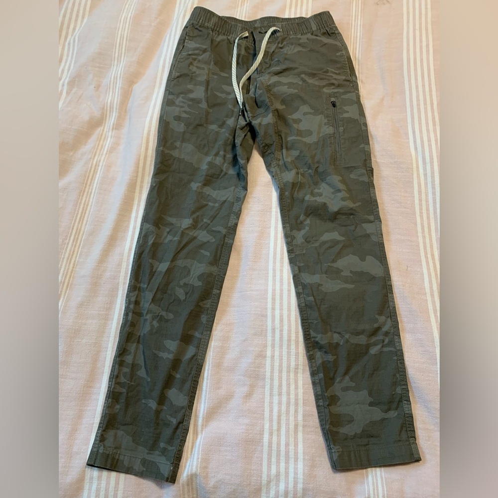 Vuori Men's Rise and Shine Camo Ripstop Pants